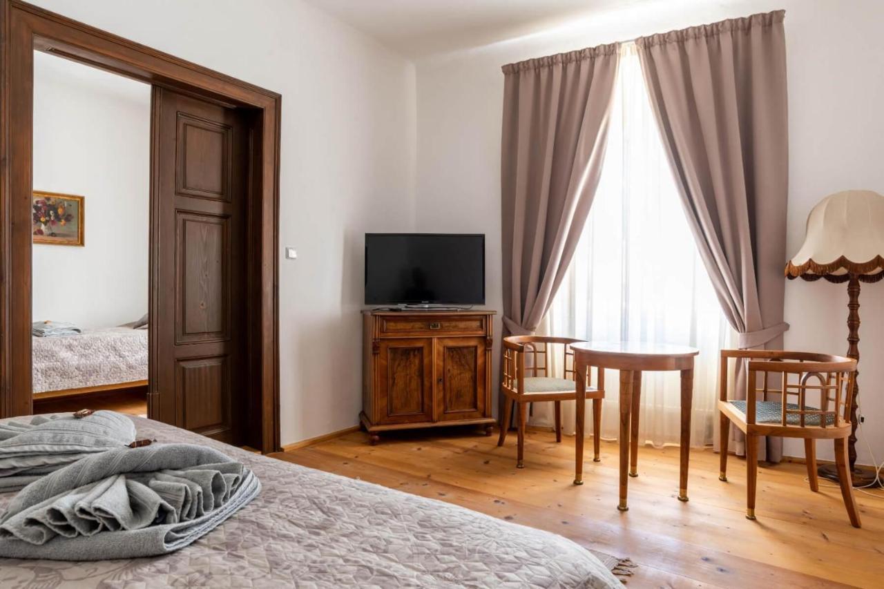 Ambrozuv Dvur Daire Pouzdrany Dış mekan fotoğraf